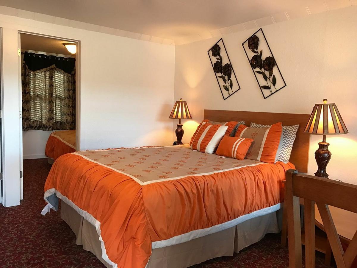 Holiday Motel Bend Zewnętrze zdjęcie